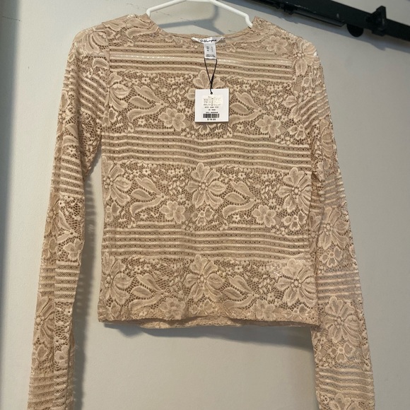 Full lace long sleeve top - Picture 1 of 5